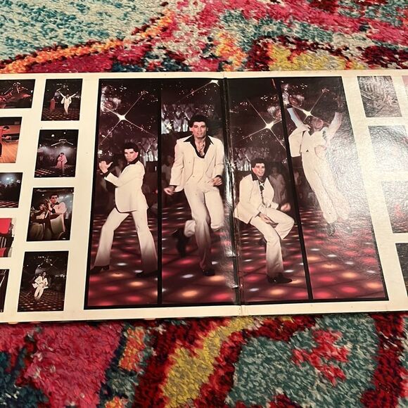 SATURDAY NIGHT FEVER - THE ORIGINAL MOVIE SOUND TRACK - VINYL LP RECORD - 1977 - Picture 3 of 13